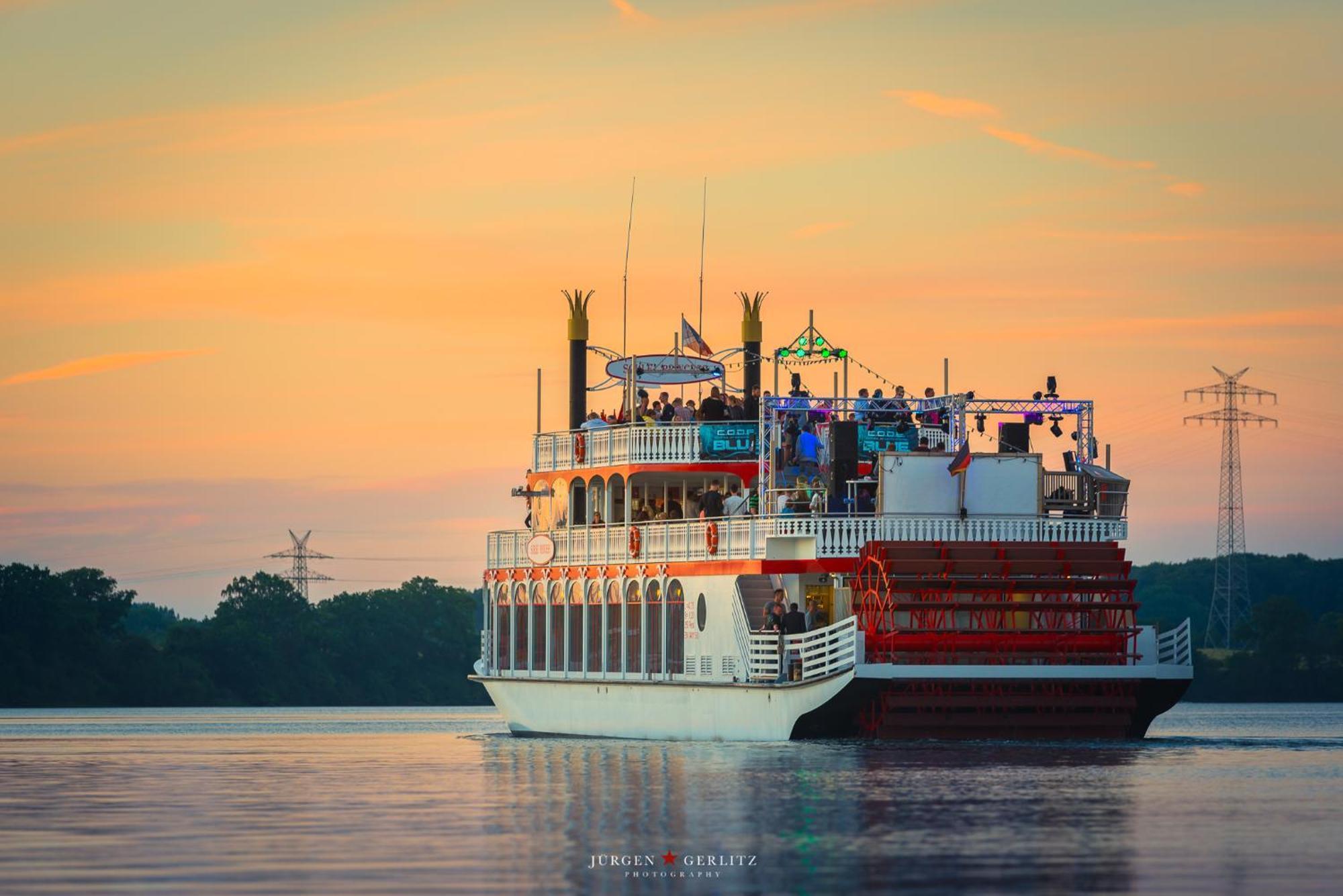 Horizont- Direkt Am Wasser, Hafenblick, Fahrstuhl, Sauna, Ueberdachter Balkon オルペニッツ エクステリア 写真
